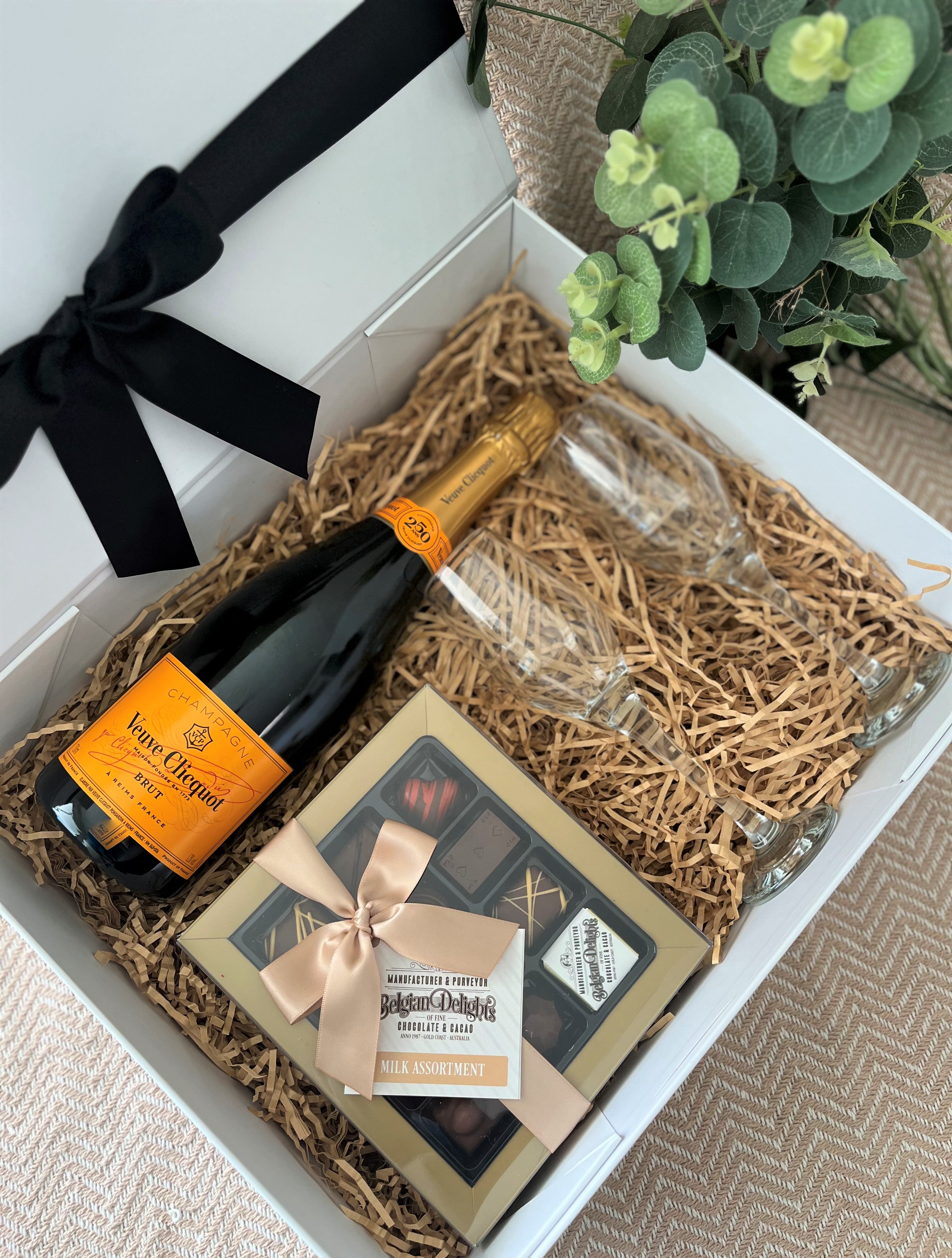 Veuve & Chocolate Celebrations – Heart Made Hampers